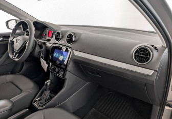 Подержанный автомобиль Jetta VA3 2022 года (11 фото)