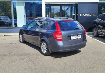 Подержанный автомобиль Kia Ceed Wagon 2009 года (7 фото)