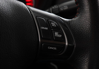 Подержанный автомобиль Subaru Impreza WRX Sedan 2011 года (15 фото)