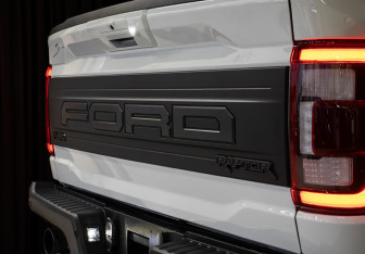 Подержанный автомобиль Ford F-150 2022 года (30 фото)