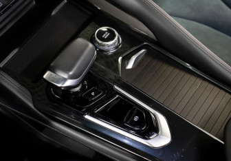 Подержанный автомобиль Geely Monjaro 2023 года (15 фото)