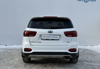 Подержанный автомобиль Kia Sorento 2019 года (6 фото)