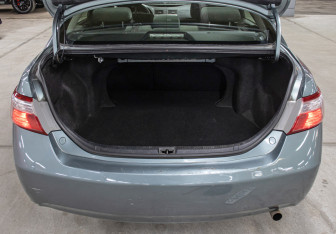 Подержанный автомобиль Toyota Camry Sedan 2006 года (10 фото)