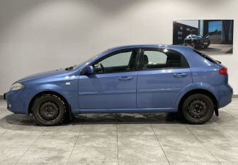 Подержанный автомобиль Chevrolet Lacetti Hatchback 2006 года (8 фото)