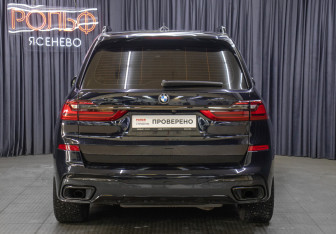 Подержанный автомобиль BMW X7 2020 года (6 фото)