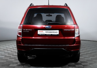 Подержанный автомобиль Subaru Forester Suv 2011 года (6 фото)
