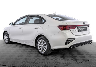 Подержанный автомобиль Kia Cerato Sedan 2019 года (7 фото)