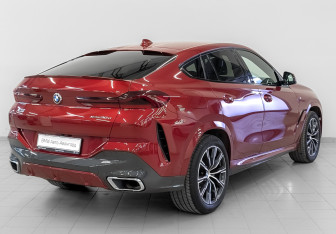 Подержанный автомобиль BMW X6 2020 года (5 фото)