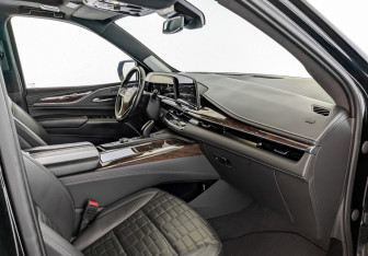 Подержанный автомобиль Cadillac Escalade Suv 2021 года (11 фото)