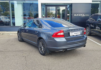 Подержанный автомобиль Volvo S80 2011 года (7 фото)
