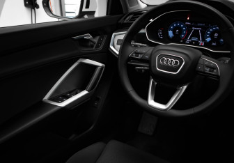Подержанный автомобиль Audi Q3 Sportback 2023 года (15 фото)