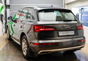 Подержанный автомобиль Audi Q5 2017 года (6 фото)
