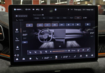 Подержанный автомобиль Zeekr 001 2023 года (20 фото)