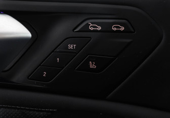 Подержанный автомобиль BMW X6 M 2021 года (18 фото)