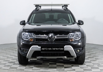 Подержанный автомобиль Renault Duster 2017 года (2 фото)