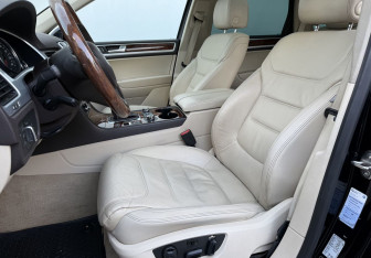 Подержанный автомобиль Volkswagen Touareg 2013 года (10 фото)