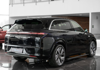 Новый LiXiang L7 2025 (5 фото)