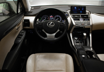 Подержанный автомобиль Lexus NX 2014 года (9 фото)