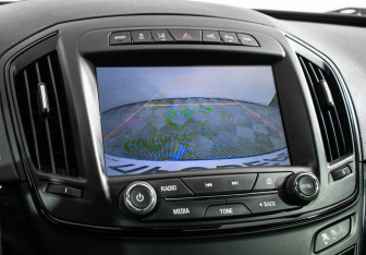 Подержанный автомобиль Opel Insignia Liftback 2014 года (16 фото)