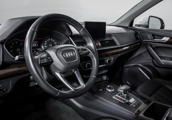 Подержанный автомобиль Audi Q5 2019 года (14 фото)