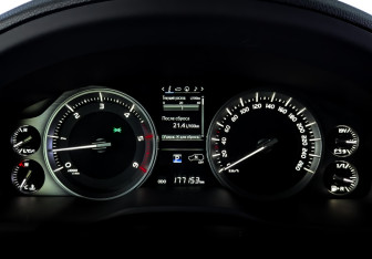 Подержанный автомобиль Toyota Land Cruiser Suv 2017 года (13 фото)