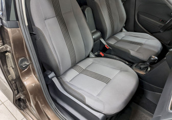 Подержанный автомобиль Volkswagen Polo Sedan 2016 года (20 фото)