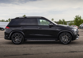 Подержанный автомобиль Mercedes-Benz GLE AMG 2023 года (5 фото)