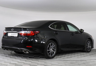 Подержанный автомобиль Lexus ES 2015 года (5 фото)