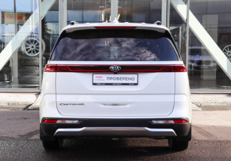Подержанный автомобиль Kia Carnival 2020 года (5 фото)