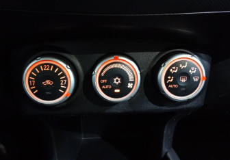 Подержанный автомобиль Mitsubishi Outlander 2006 года (14 фото)