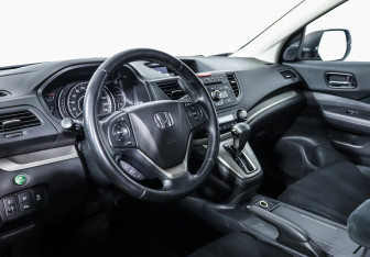 Подержанный автомобиль Honda CR-V 2013 года (7 фото)