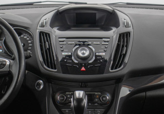 Подержанный автомобиль Ford Kuga 2014 года (14 фото)