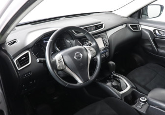 Подержанный автомобиль Nissan X-Trail 2017 года (9 фото)