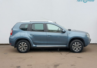 Подержанный автомобиль Nissan Terrano 2017 года (4 фото)