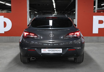 Подержанный автомобиль Opel Astra Hatchback 2013 года (6 фото)