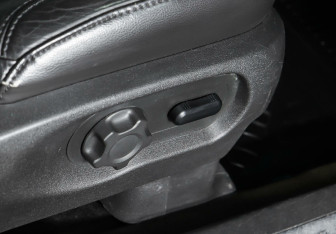 Подержанный автомобиль Ford Explorer 2012 года (17 фото)