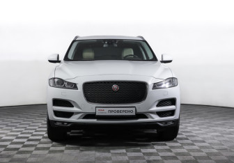 Подержанный автомобиль Jaguar F-Pace 2017 года (2 фото)