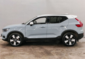 Подержанный автомобиль Volvo XC40 2018 года (8 фото)