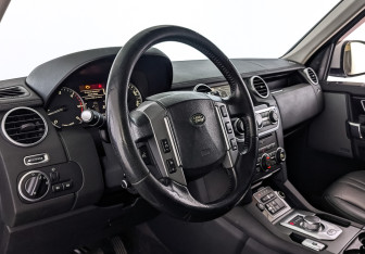 Подержанный автомобиль Land Rover Discovery 2015 года (14 фото)