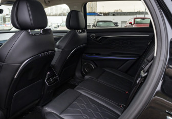 Подержанный автомобиль Voyah Free 2023 года (15 фото)