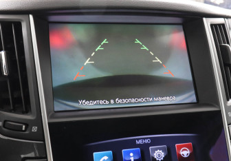 Подержанный автомобиль Infiniti Q50 2015 года (13 фото)