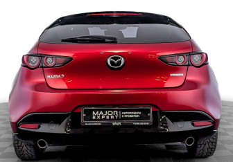 Подержанный автомобиль Mazda 3 Hatchback 2019 года (6 фото)