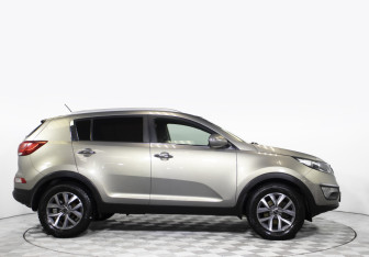 Подержанный автомобиль Kia Sportage 2015 года (4 фото)