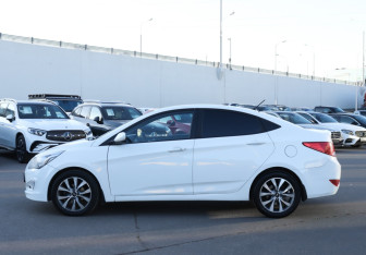 Подержанный автомобиль Hyundai Solaris Sedan 2015 года (8 фото)