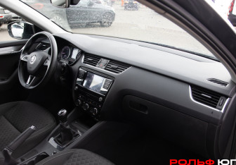 Подержанный автомобиль Skoda Octavia Liftback 2017 года (7 фото)