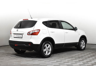 Подержанный автомобиль Nissan Qashqai 2010 года (4 фото)