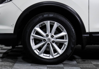 Подержанный автомобиль Nissan Qashqai 2016 года (15 фото)