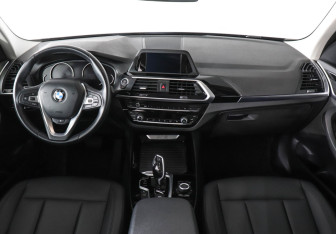 Подержанный автомобиль BMW X3 2019 года (11 фото)