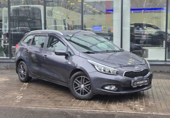 Подержанный автомобиль Kia Ceed Wagon 2013 года (3 фото)