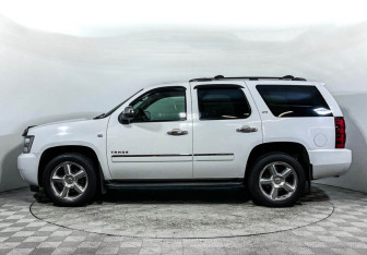 Подержанный автомобиль Chevrolet Tahoe 2011 года (8 фото)